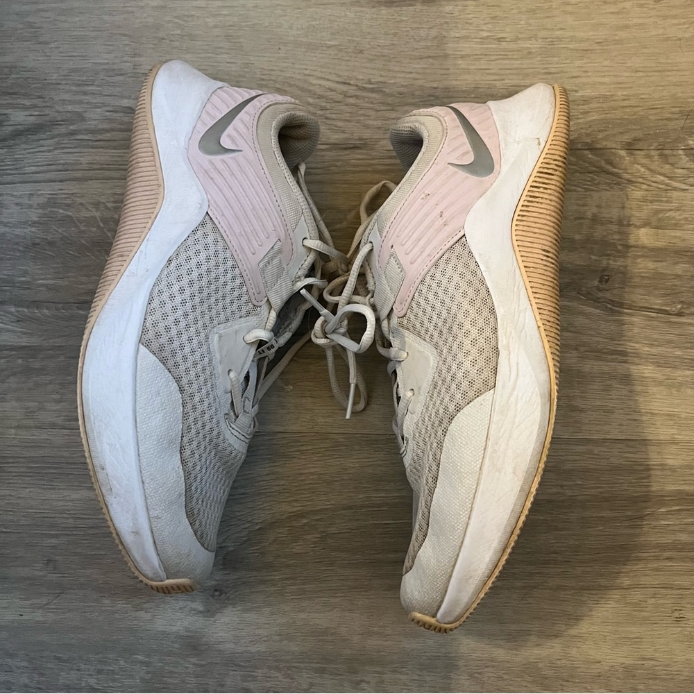 Nike Tennis Shoes
